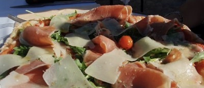 Carpaccio con rúcula y lascas de parmesano